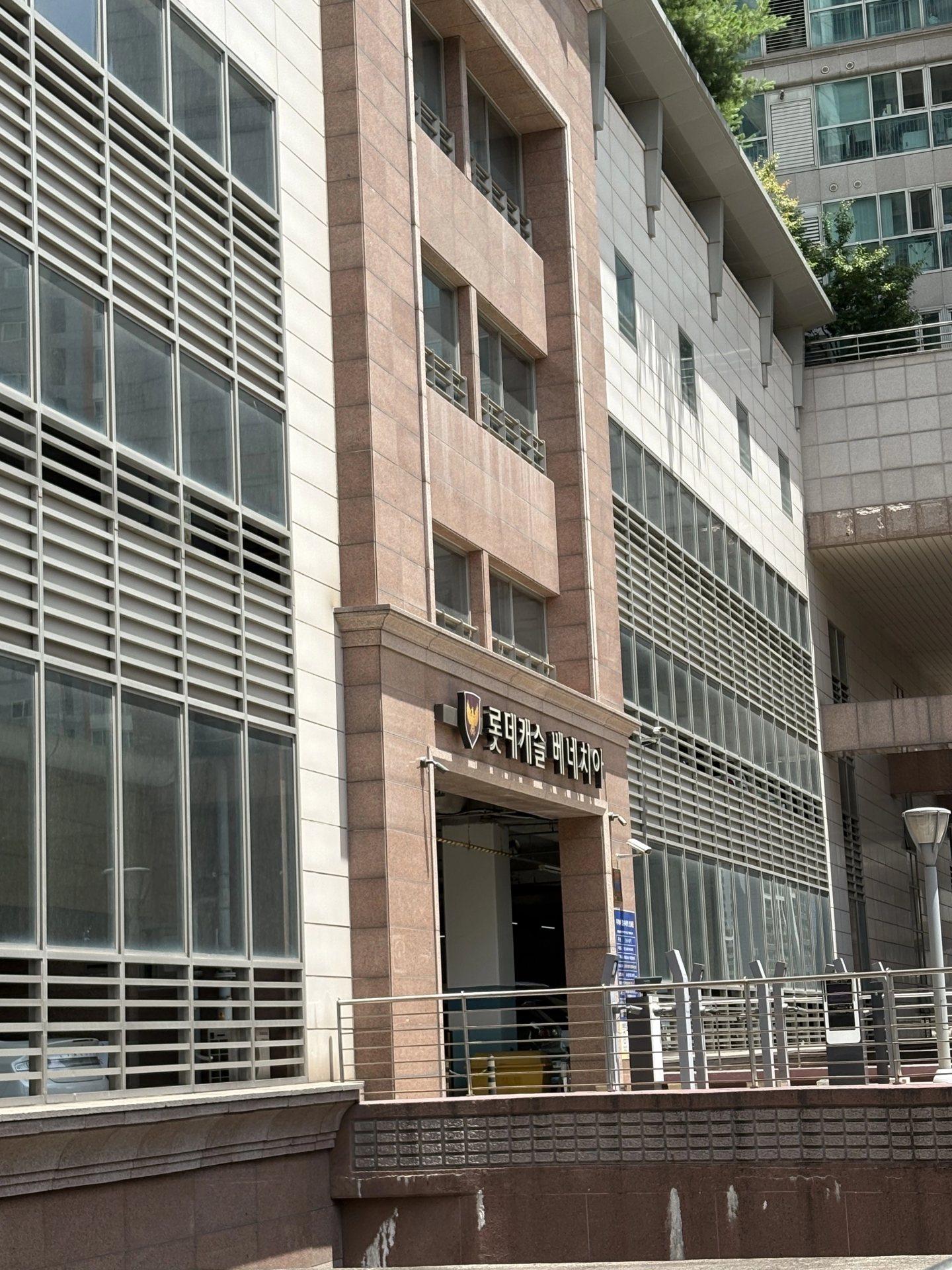 명동 덕트 환기배관 시공 현장 사진